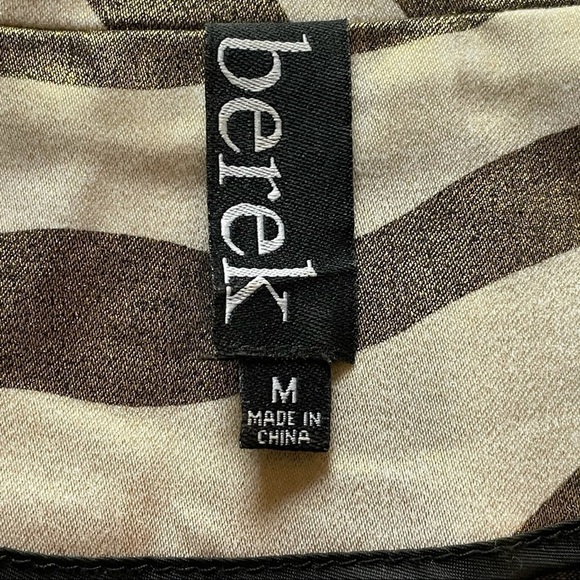 ✅2x Host Pick✅ Berek Metallic Jacket, Medium - Picture 4 of 7